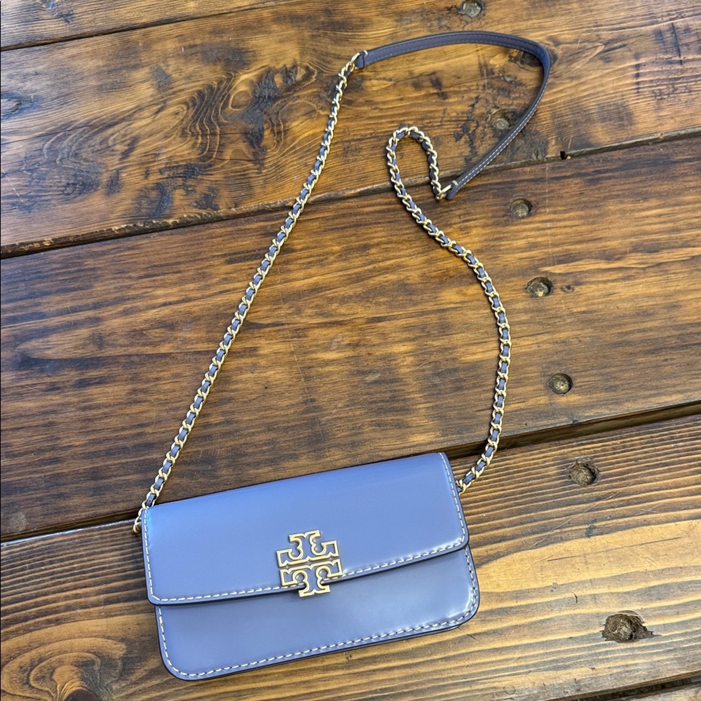 Tory Burch Britton Smooth Lavender Crossbody Bag. Like new